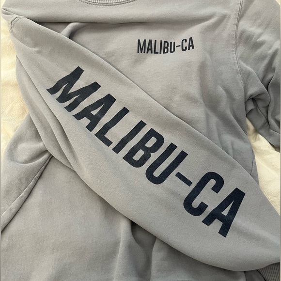 brandy melville malibu sweatshirt - Picture 1 of 5